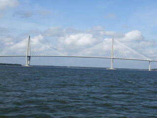 Obraz premium suspension bridge over the ocean