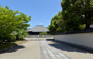 西大寺　南門から見た本堂　奈良市