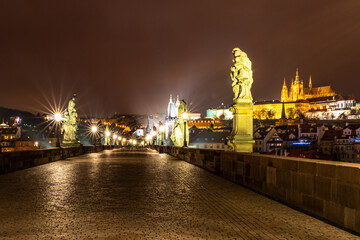 Fototapeta na wymiar Charles Bridge and Prague Castle by night