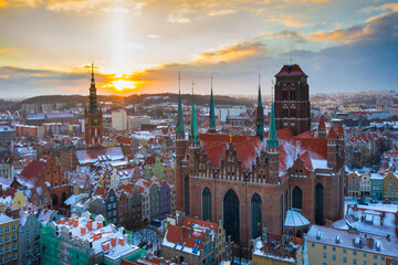Beautiful old town of Gdansk with Saint Mary Basilica at sunset, Poland © Patryk Kosmider
