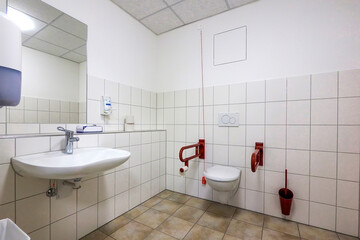 Behindertentoilette