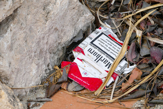 Marlboro weggeworfen
