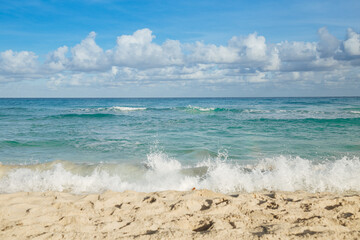 waves on the beach. Beach in Latin America. Vacation in Cuba. Green water. Aquamarine Ocean 