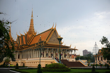 Naklejka premium The Throne Hall (Preah Timeang Tevea Vinicchay), Royal Palace, Phnom Penh, Cambodia