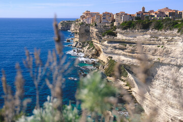 The cliffs of Bonifacio are famous. But the most impressive is the city which overlooks the sea from 100 meters high.