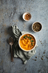 soupe velouté potiron et châtaigne aux épices et persil