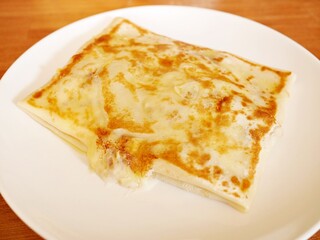 ロシア料理のブリヌイ（クレープ）