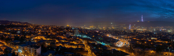 Fototapeta na wymiar Evening city panorama