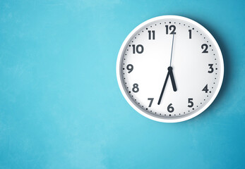 05:33 or 17:33 wall clock time