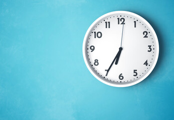 06:35 or 18:35 wall clock time