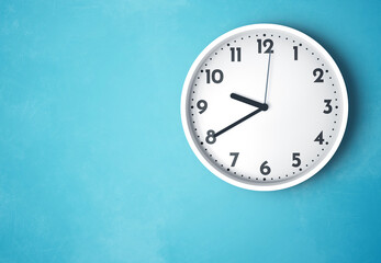 Obraz na płótnie Canvas 09:40 or 21:40 wall clock time