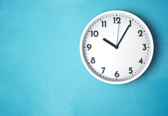 10:05 or 22:05 wall clock time