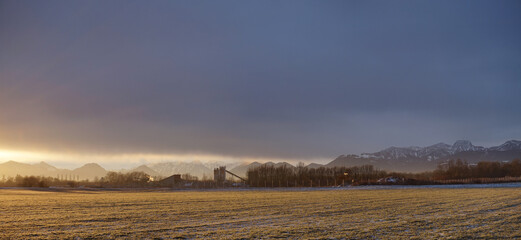 Technik und Landschaft in Oberbayern