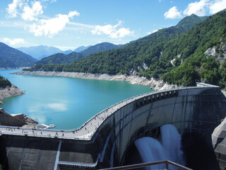 Obraz na płótnie Canvas Kurobe Dam, Japan