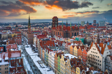 Beautiful old town of Gdansk with Saint Mary Basilica at sunset, Poland © Patryk Kosmider