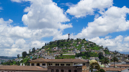 Fototapeta na wymiar El Panecillo, Centro Histórico de Quito