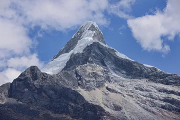 Papier Peint photo Alpamayo Artesonraju, the peak that inspired the Paramount Pictures logo, Santa Cruz trek, Cordillera Blanca, Ancash, Peru
