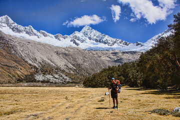 Obraz premium View of the Alpamayo and Quitaraju on the route to Alpamayo Basecamp, Cordillera Blanca, Ancash, Peru
