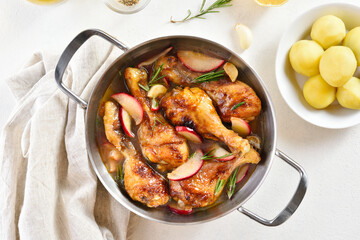 Chicken drumsticks baked with apples