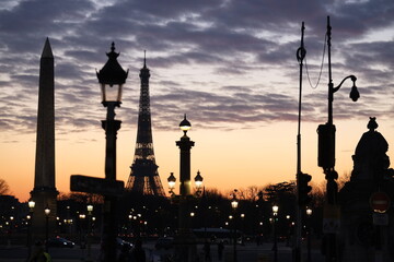 Obraz premium The Eiffel tower view from Concorde square (Paris, 12th February 2021)