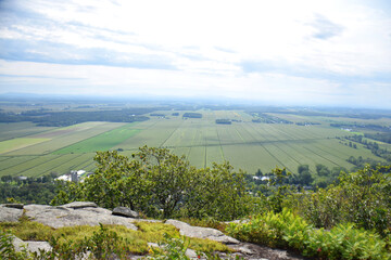 Naklejka premium Mont Saint-Grégoire, Cime Haut-Richelieu, Quebec, Canada: View at the summit of farmlands