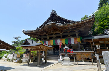 Fototapeta premium 岡寺 本堂 奈良県明日香村