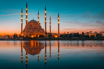 Naklejka premium mosque at sunset