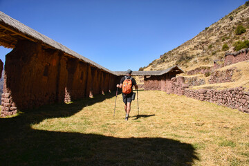 Trekking in the Inca ruins of Huchuy Qosqo (