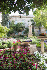 Obraz premium Israel, Jerusalem. Church of St. Anne, gardens outside the church.