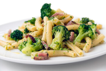 Piatto di pasta con broccoli e pancetta, Cucina Italiana