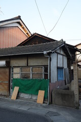 日本の岡山県西大寺の古くて美しい建物