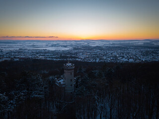 Bismarkturm im Sonnenuntergang