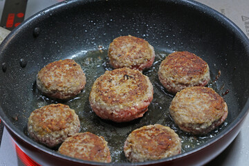 手作りハンバーグ