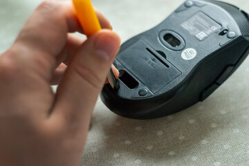 repair wireless computer mouse