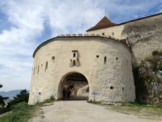 Fototapeta na wymiar stary zamek nad Miastem Rasnov, Rumunia, Transylwania w Siedmiogrodzie