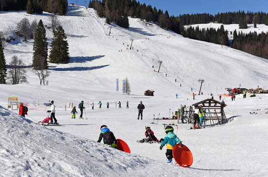 Wintersport in &Ouml;sterreich, Schigebiet Postalm (Strobl, Salzburg, Salzkammergut, &Ouml;sterreich) - Winter sports in Austria, Postalm ski area (Salzburg, Strobl, Salzkammergut, Austria)
