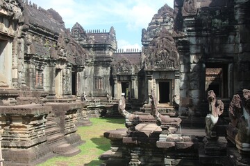 Banteay Samré is a temple at Angkor, Cambodia, located 400 metres to the east of the East Baray....