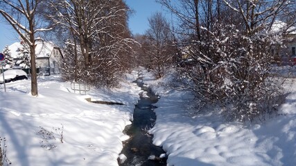 Bach im Winter