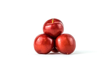 prune sur fond blanc