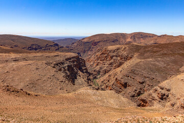 Fototapeta na wymiar landscape of the desert next to the swarteberg pass, south afrika