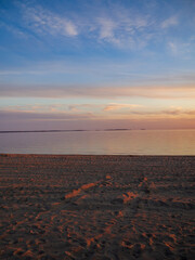 Obraz premium Midnight sun over the sea