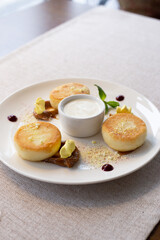 
Cheesecakes with cream