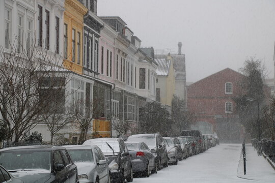 Bremen townhouses in Germany, snowfall / Altbremerhäuser im Winter