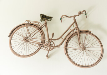 Fototapeta na wymiar vintage bicycle isolated on a white background