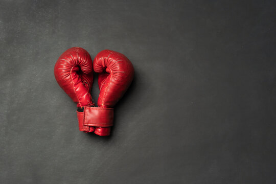boxing gloves in the form of a heart, red sport, boxing glove Romance exercise. Power isolated, building digital, spring