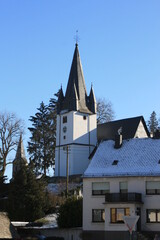 Fototapeta na wymiar Kirchen in Rhaunen.