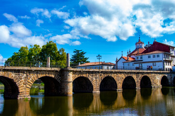 Fototapeta na wymiar bridge in chaves, portugal
