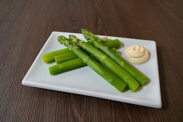 アスパラの塩茹で