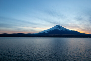 富士山　冬の夕景　山中湖にて　twilight view of mount Fuji