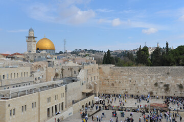 Fototapeta premium Wailing wall and Qubba al-Ṣakhra In Israel